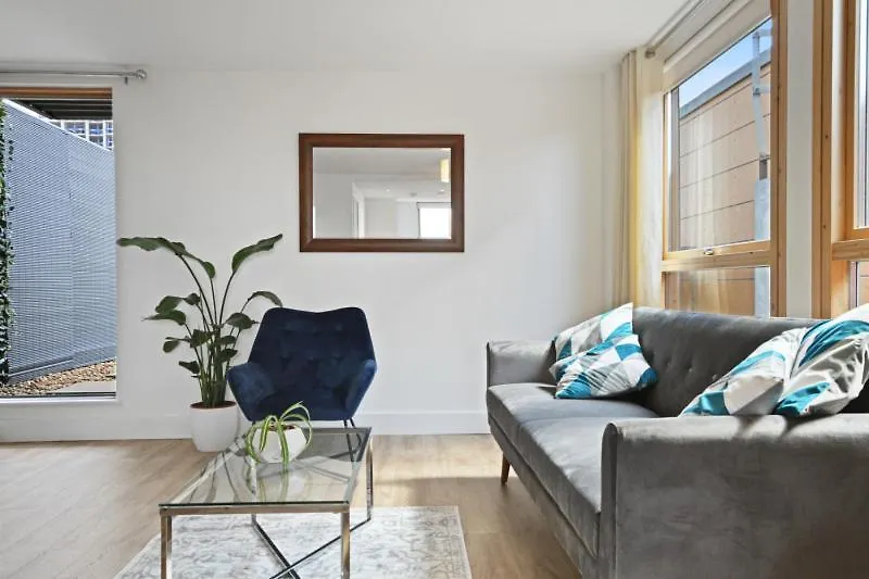 Cubo Canary Wharf London Apartment