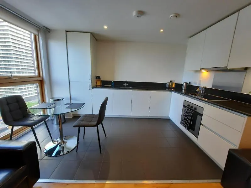 Cubo Canary Wharf London Apartment