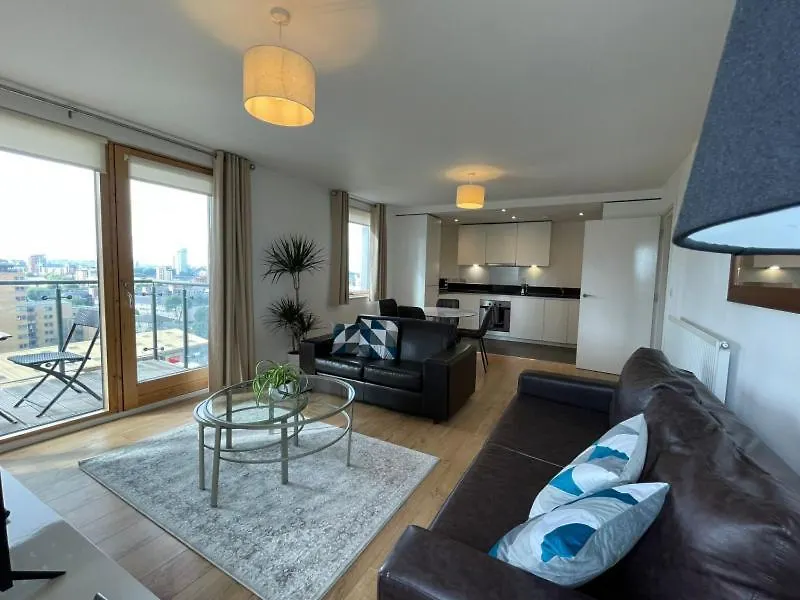 Cubo Canary Wharf London 0*,