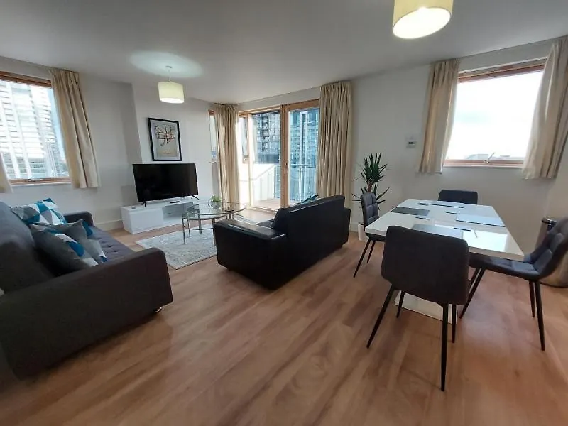 Cubo Canary Wharf London Apartment